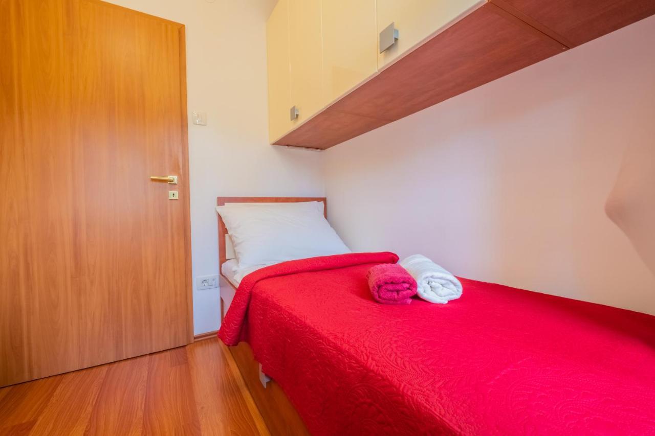 Apartments Laganini Novi Vinodolski Exterior foto